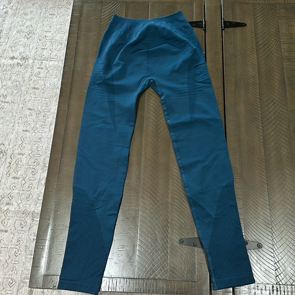 Alphalete Pants - Alphalete  training leggings